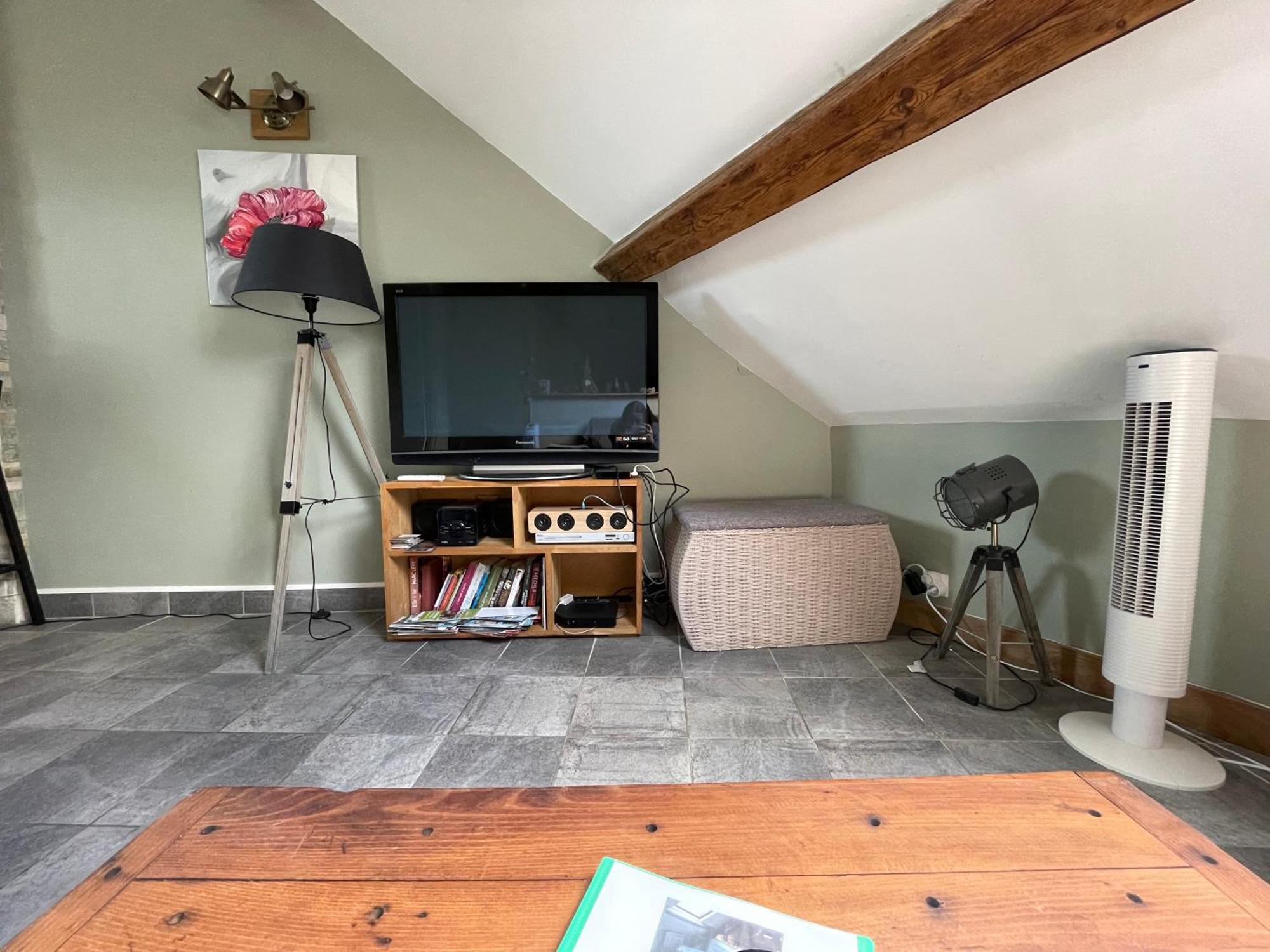 Les Combles De L Aure Grand Studio Cosy Confortable Classe 3 Etoiles Centre Bayeux 2 Mn A Pied Cathedrale Proche Plages Du Debarquement Exteriör bild