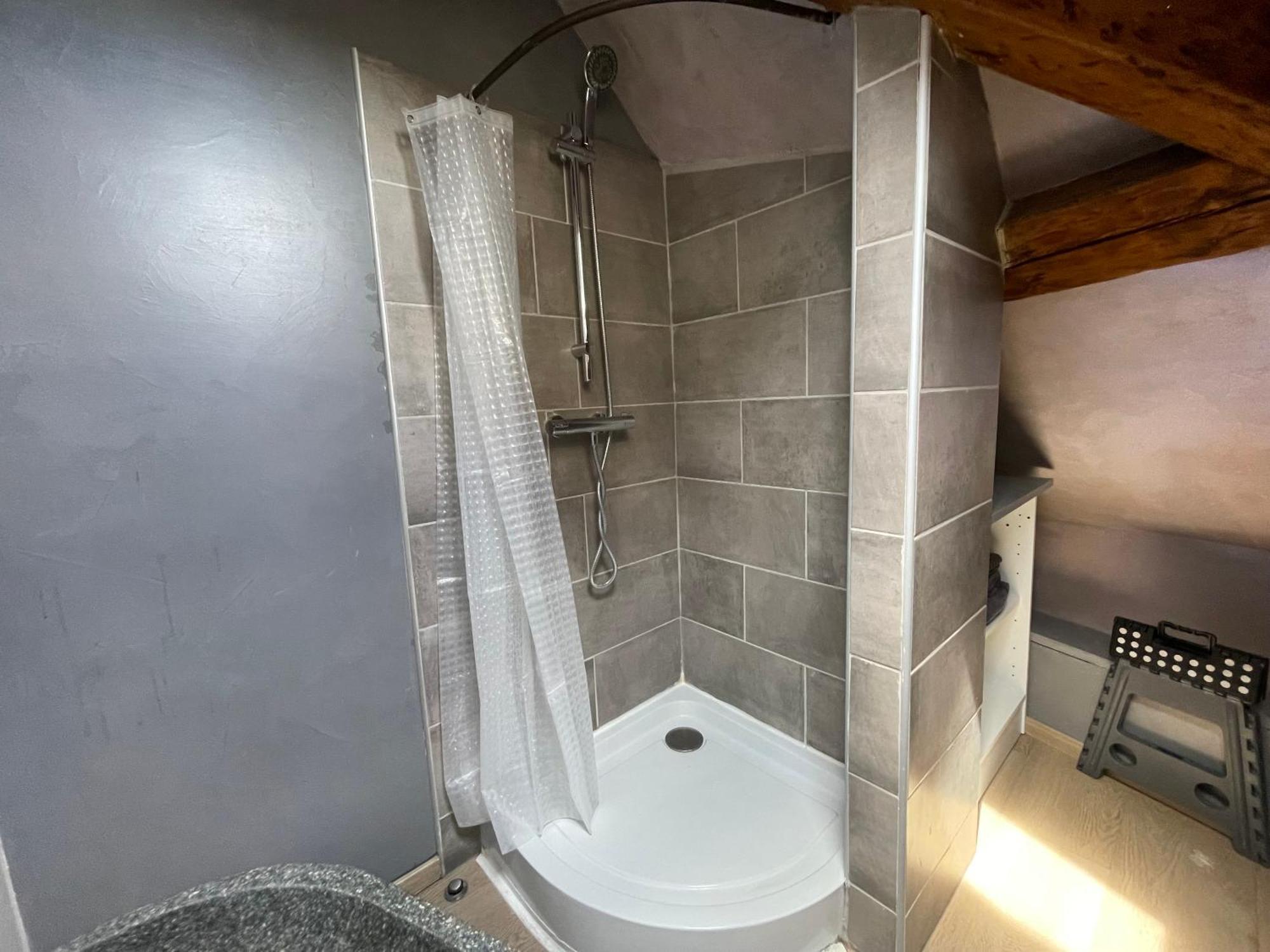 Les Combles De L Aure Grand Studio Cosy Confortable Classe 3 Etoiles Centre Bayeux 2 Mn A Pied Cathedrale Proche Plages Du Debarquement Exteriör bild